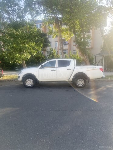 Mitsubishi L200 2013, 340,000 km - 2.5 л - Bakı