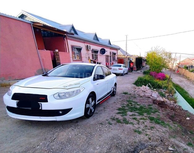 Renault Megane 2011, 225,500 km - 1.6 л - Bakı