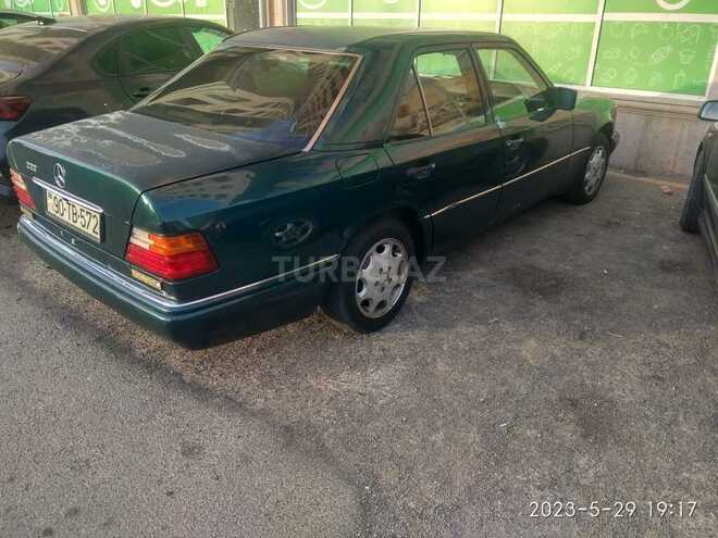Mercedes E 220 1995, 406,000 km - 2.2 л - Bakı