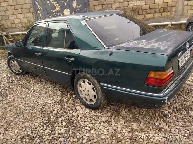 Mercedes E 220 1995, 406,000 km - 2.2 л - Bakı