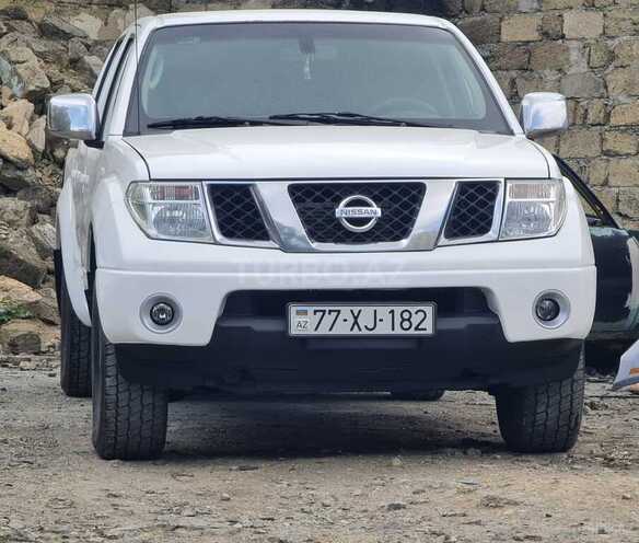 Nissan Navara 2011, 317,000 km - 2.5 л - Bakı