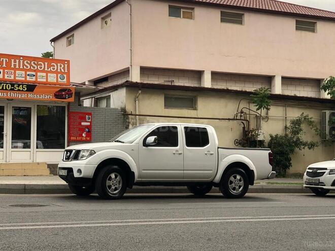 Nissan Navara 2011, 317,000 km - 2.5 л - Bakı