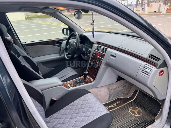 Mercedes E 240 1999, 433,000 km - 2.4 l - Bakı