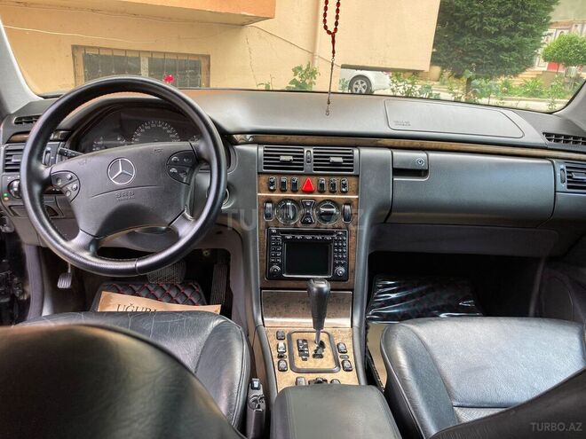 Mercedes E 270 2001, 291,000 km - 2.7 l - Bakı