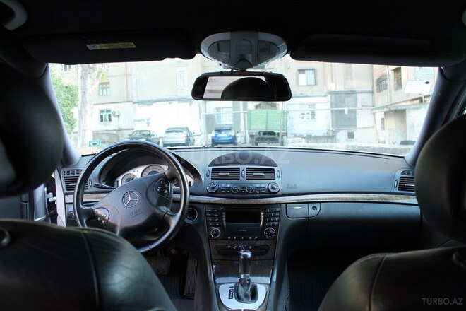 Mercedes E 270 2003, 330,489 km - 2.7 л - Bakı