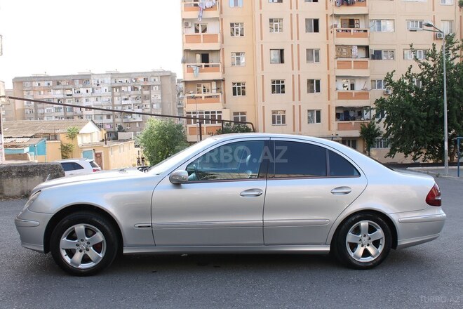 Mercedes E 270 2003, 330,489 km - 2.7 л - Bakı