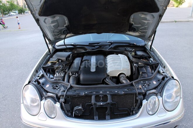 Mercedes E 270 2003, 330,489 km - 2.7 л - Bakı