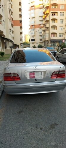 Mercedes E 240 2000, 210,000 km - 2.6 l - Bakı