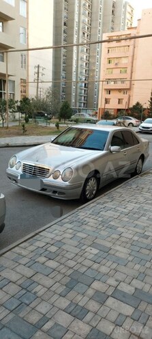 Mercedes E 240 2000, 210,000 km - 2.6 l - Bakı