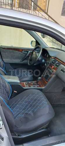 Mercedes E 240 2000, 210,000 km - 2.6 l - Bakı