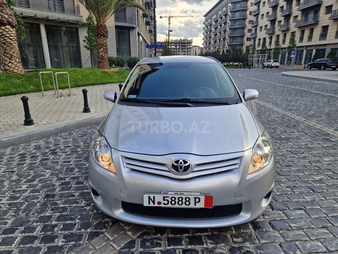 Toyota Auris 2010, 192,000 km - 1.4 l - Bakı