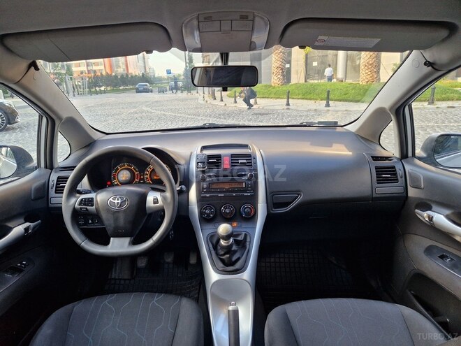 Toyota Auris 2010, 192,000 km - 1.4 l - Bakı