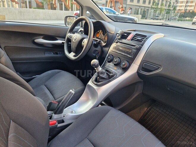 Toyota Auris 2010, 192,000 km - 1.4 l - Bakı