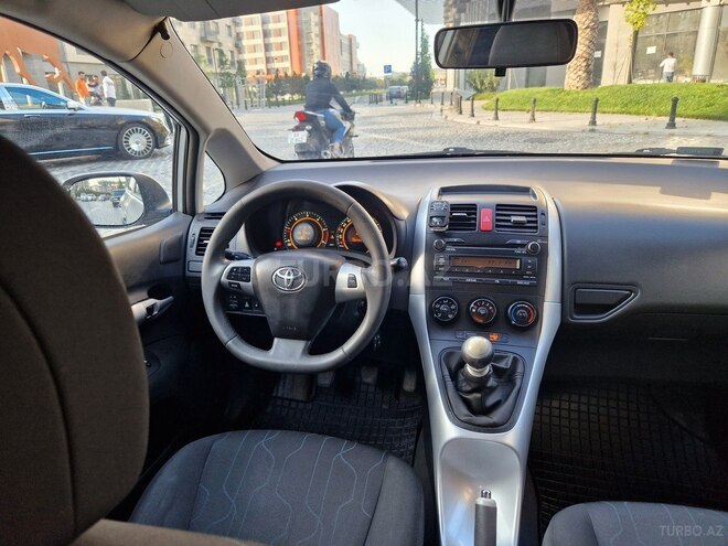Toyota Auris 2010, 192,000 km - 1.4 l - Bakı