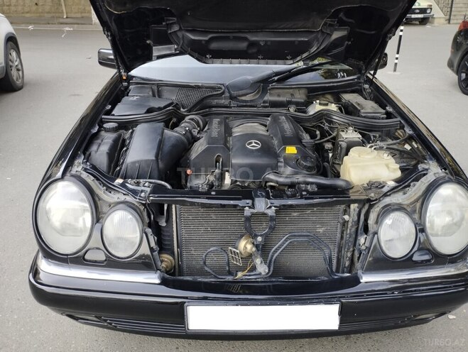 Mercedes E 240 1999, 34,000 km - 2.4 l - Bakı