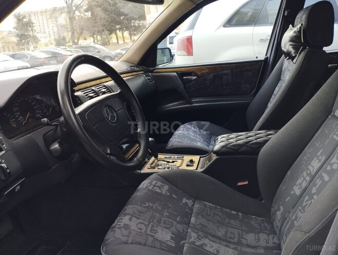Mercedes E 240 1999, 34,000 km - 2.4 l - Bakı
