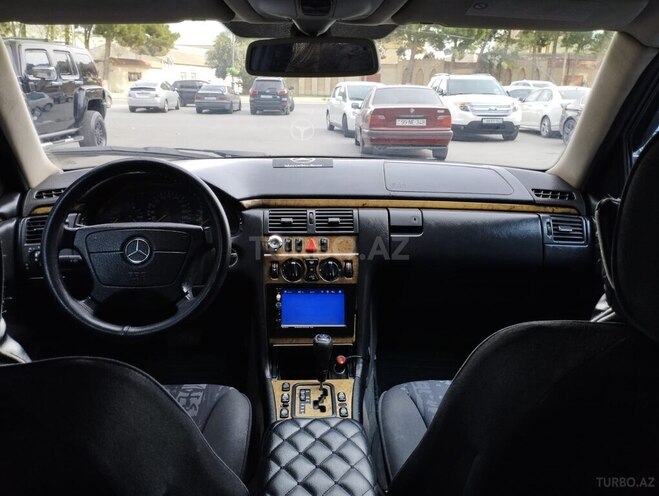 Mercedes E 240 1999, 34,000 km - 2.4 l - Bakı
