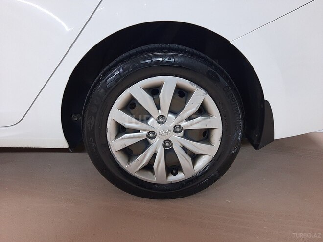 Hyundai Accent 2017, 200,000 km - 1.4 л - Bakı