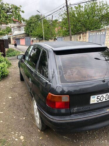 Opel Astra 1993, 150,000 km - 1.6 l - Qusar