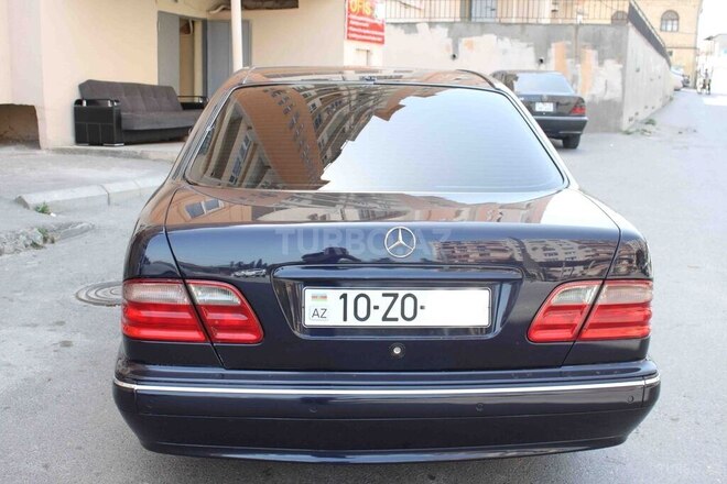 Mercedes E 280 2001, 210,000 km - 2.8 l - Bakı