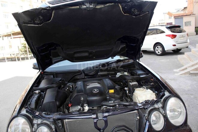 Mercedes E 280 2001, 210,000 km - 2.8 l - Bakı