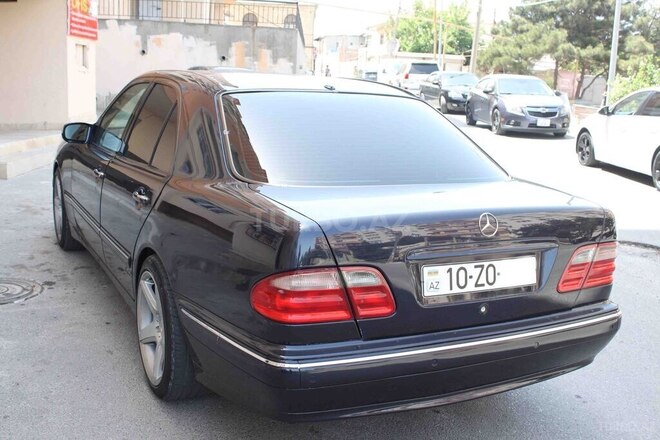 Mercedes E 280 2001, 210,000 km - 2.8 l - Bakı