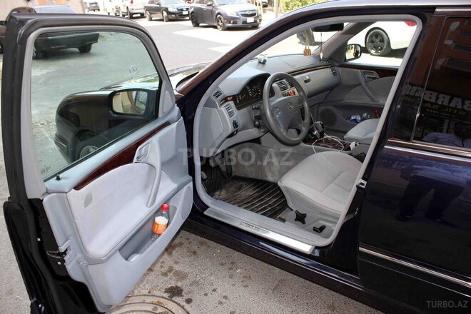 Mercedes E 280 2001, 210,000 km - 2.8 l - Bakı