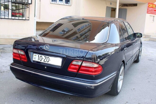 Mercedes E 280 2001, 210,000 km - 2.8 l - Bakı