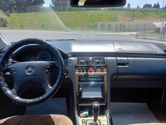 Mercedes E 220 2001, 367,123 km - 2.2 l - Bakı