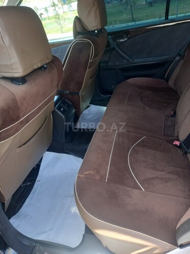 Mercedes E 220 2001, 367,123 km - 2.2 l - Bakı