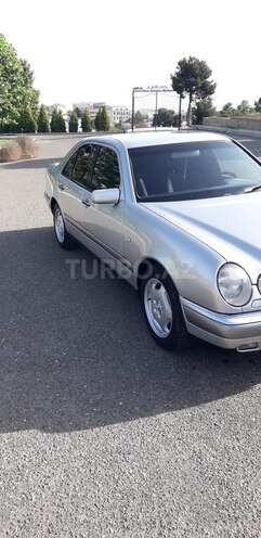 Mercedes E 280 1999, 267,000 km - 2.8 l - Gəncə