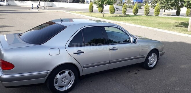 Mercedes E 280 1999, 267,000 km - 2.8 l - Gəncə