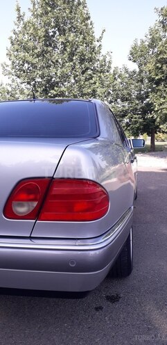 Mercedes E 280 1999, 267,000 km - 2.8 l - Gəncə