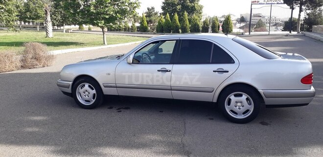 Mercedes E 280 1999, 267,000 km - 2.8 l - Gəncə