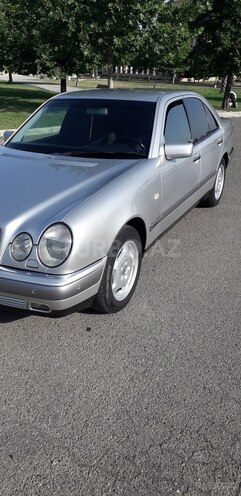 Mercedes E 280 1999, 267,000 km - 2.8 l - Gəncə