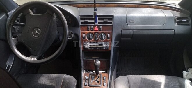 Mercedes C 220 1999, 368,278 km - 2.2 l - Bakı
