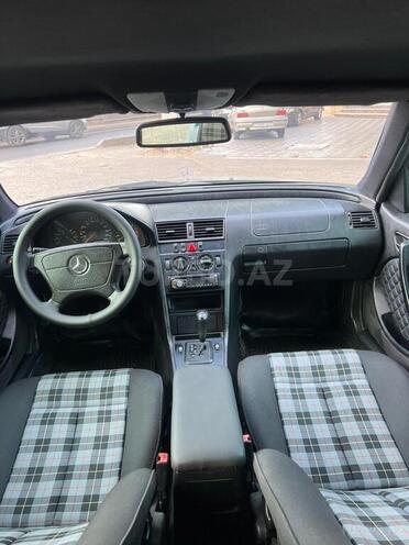 Mercedes C 220 1999, 852,600 km - 2.2 l - Sabirabad