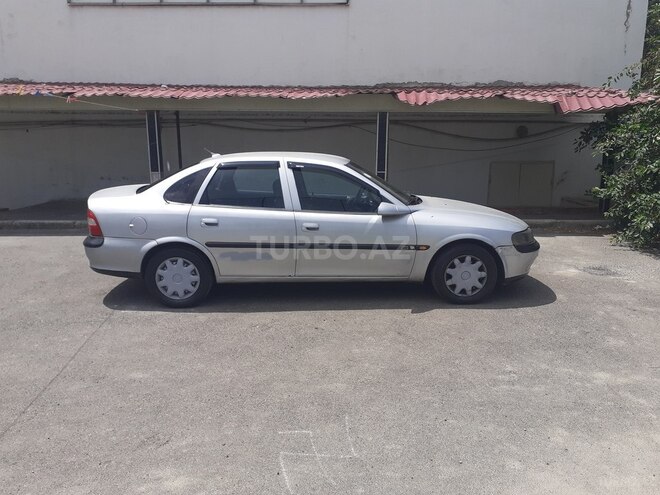 Opel Vectra 1995, 286,007 km - 1.6 л - Sumqayıt