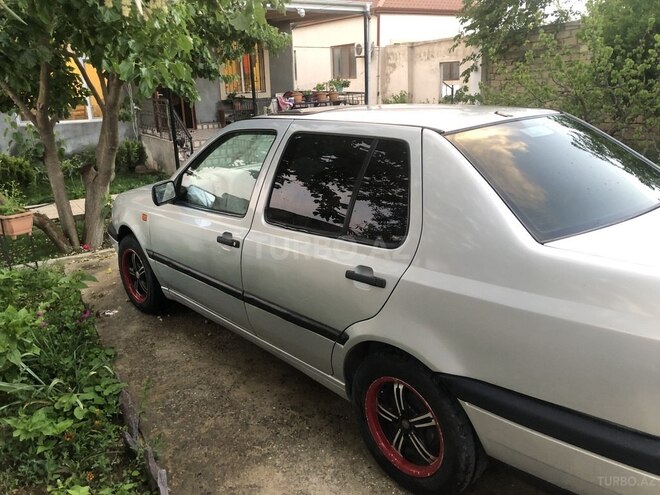 Volkswagen Golf 1994, 28,000 km - 1.8 l - Bakı