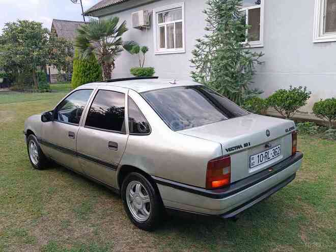 Opel Vectra 1992, 390,000 km - 1.8 l - Zaqatala