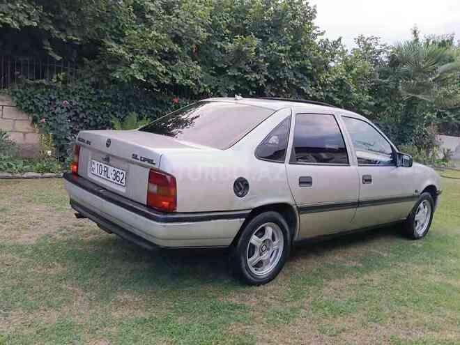 Opel Vectra 1992, 390,000 km - 1.8 l - Zaqatala