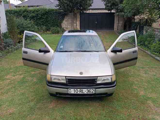 Opel Vectra 1992, 390,000 km - 1.8 l - Zaqatala