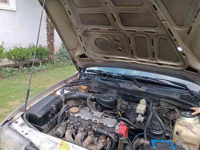 Opel Vectra 1992, 390,000 km - 1.8 l - Zaqatala