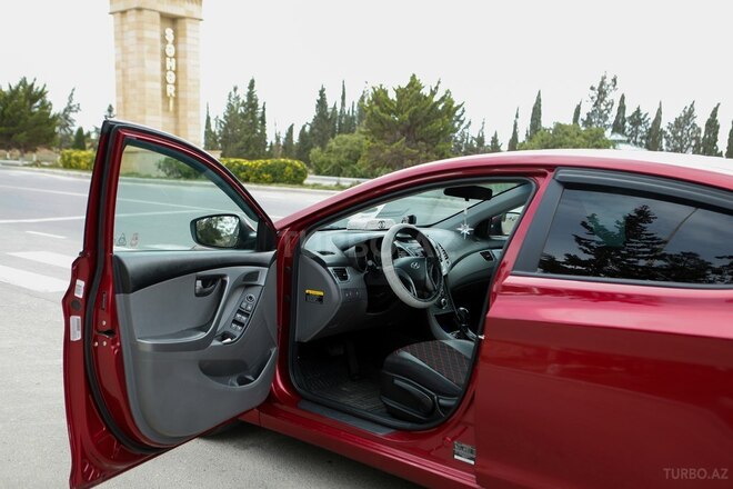 Hyundai Elantra 2014, 99,377 km - 1.8 л - Şirvan