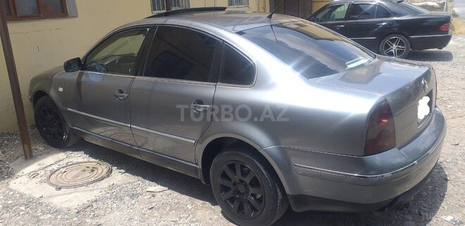 Volkswagen Passat 2001, 300,000 km - 1.8 l - Beyləqan