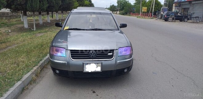 Volkswagen Passat 2001, 300,000 km - 1.8 l - Beyləqan