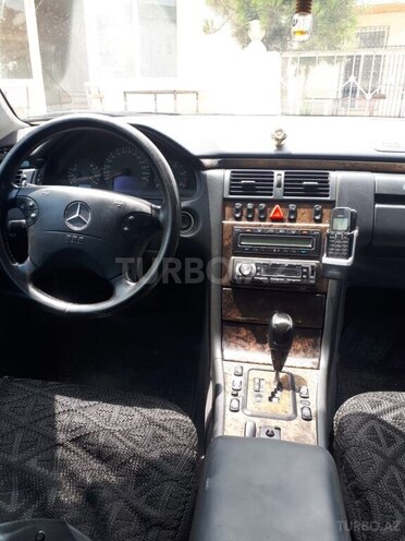 Mercedes E 270 2000, 356,412 km - 2.7 л - Bakı