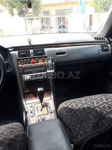 Mercedes E 270 2000, 356,412 km - 2.7 л - Bakı