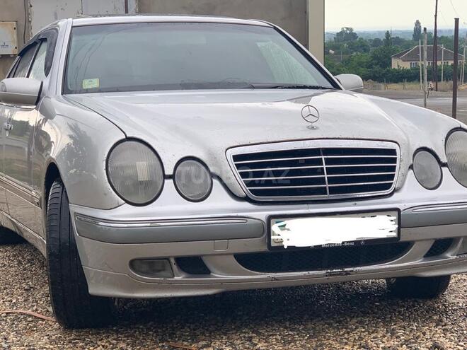 Mercedes E 200 2000, 350,000 km - 2.0 l - Quba