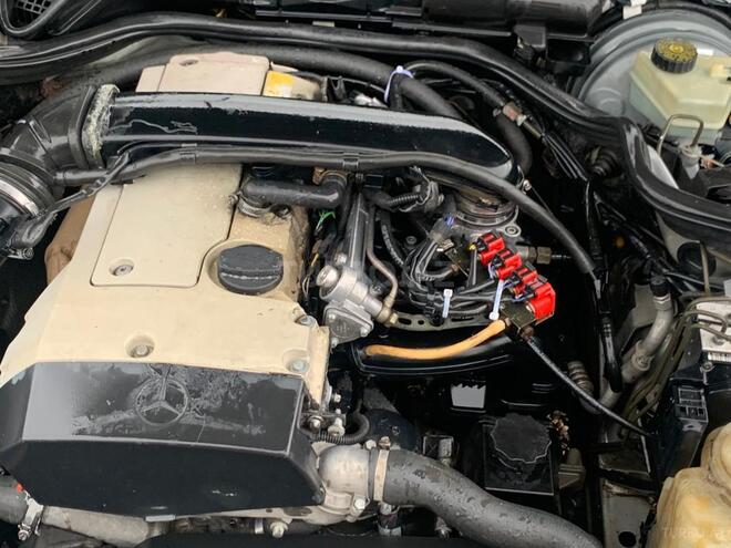 Mercedes E 200 2000, 350,000 km - 2.0 l - Quba